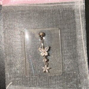 BRAND NEW NEVER WORN Silver Butterfly Dangle Bellybutton Ring